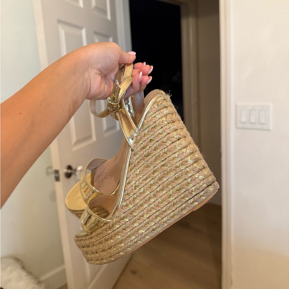 Size 6 platform wedge